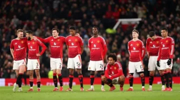 مانشستر يونايتد يسجل أسوأ أداء سلبي منذ 1962 عقب خسارته أمام أستون فيلا